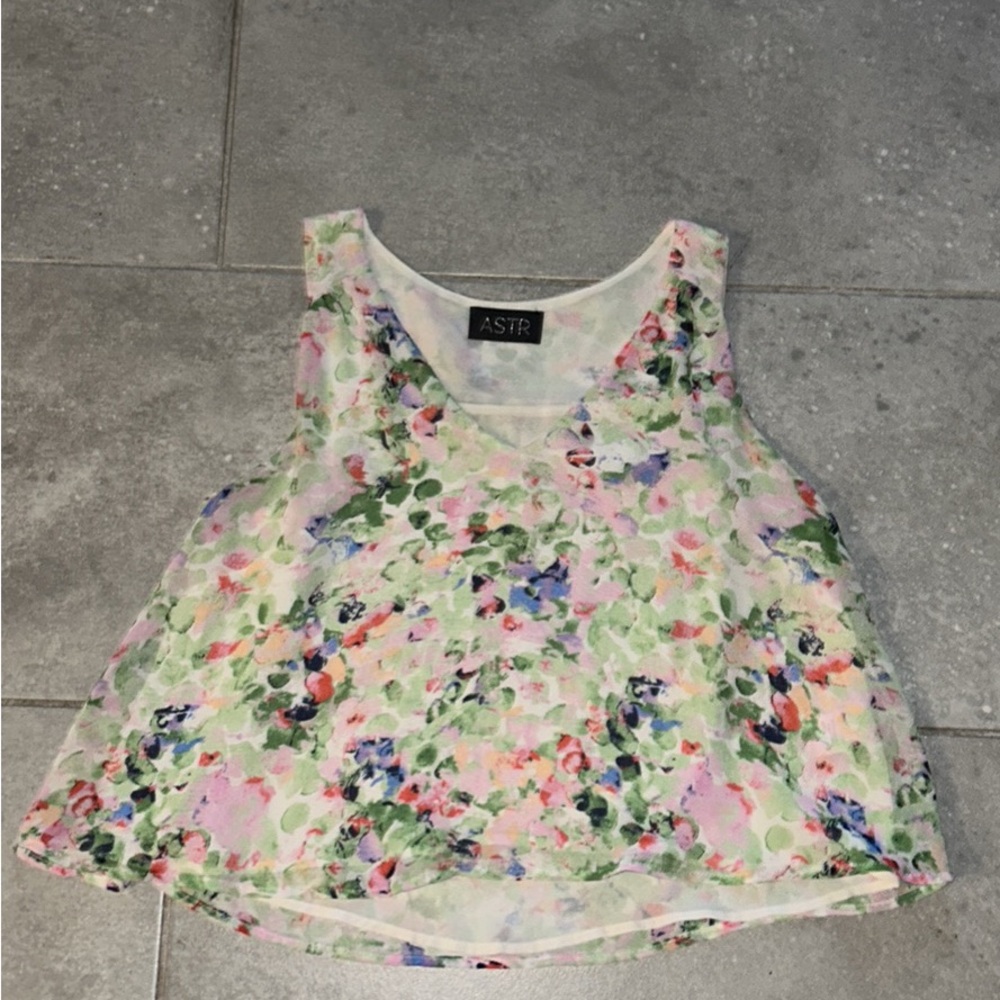 ASTR Pastel Floral V-Neck Sleeveless Camisole